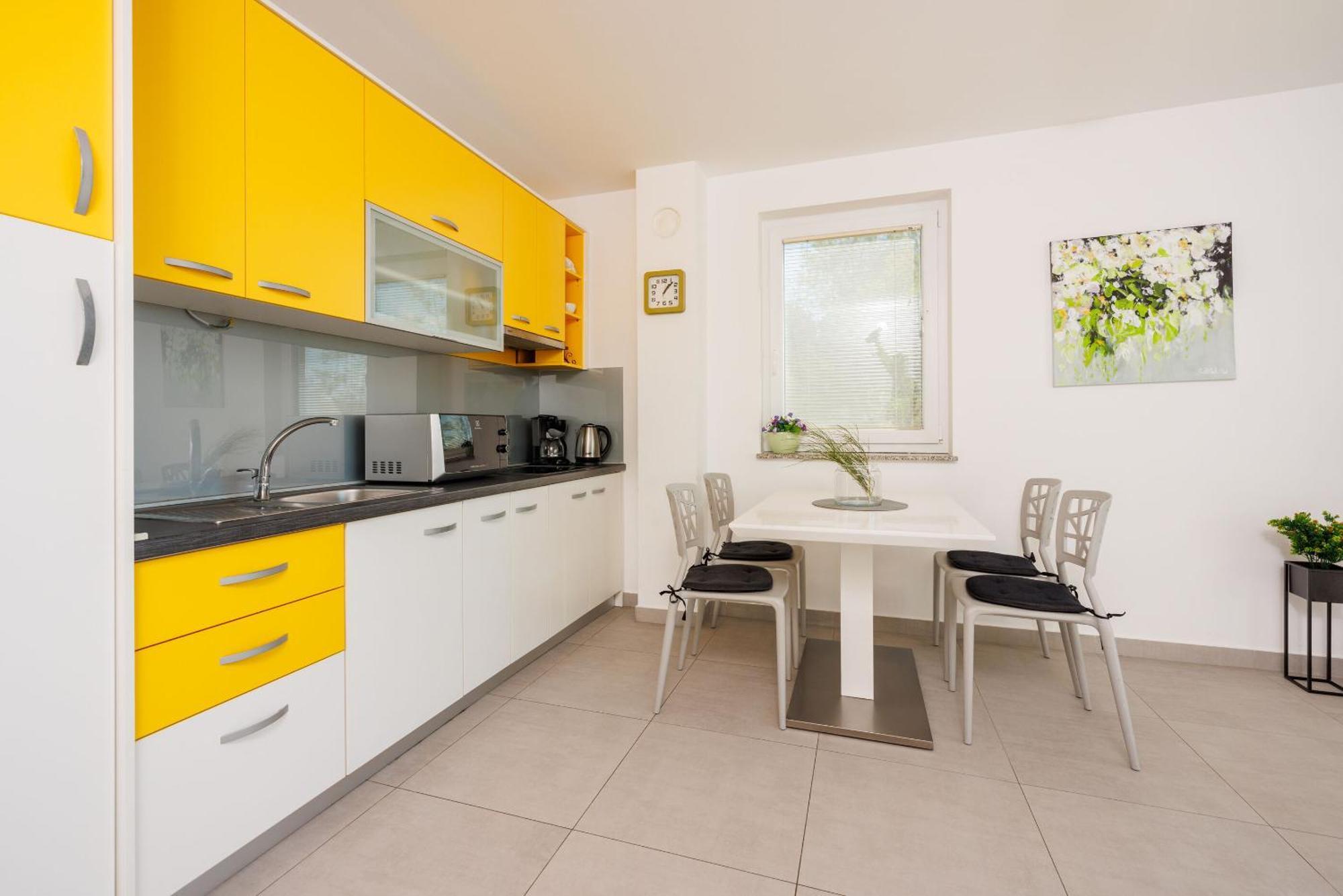 Apartments Petak Novi ดรามัลย์ ภายนอก รูปภาพ