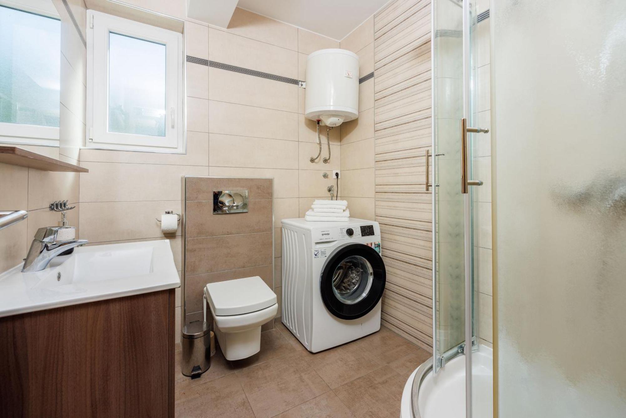 Apartments Petak Novi ดรามัลย์ ภายนอก รูปภาพ